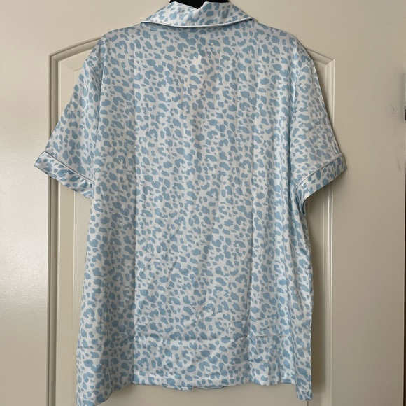 Serendelicacy light blue patterned silk-like pajama set — size medium - Picture 6 of 8